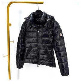 Jaqueta acolchoada com capuz feminina Moncler BADY Preta