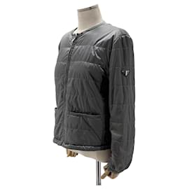 Leichte Nylon-Steppjacke mit Dreieckslogo für Damen - Prada