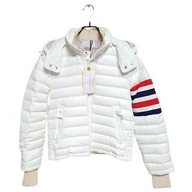 Thom Browne Chaqueta acolchada de plumón para mujer