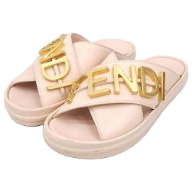Fendi Graphic Metal Logo Slide Sandalen