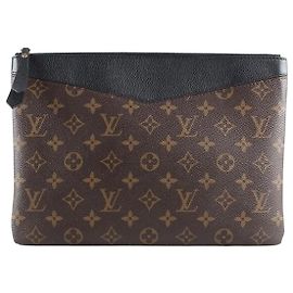 Louis Vuitton Clutch Daily Pouch Black