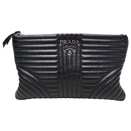 Prada Clutch Diagram in morbida pelle di vitello nera