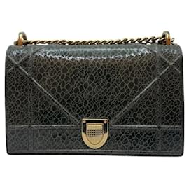Borsa a Spalla Diorama Crack Chain Gold Medium