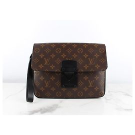 Louis Vuitton Pochette Clutch Monogram