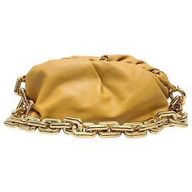 Bottega Veneta Borsa a tracolla Dumpling in pelle color caramello con catena dorata