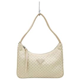 Prada Mini bolso Stud de Re-Nylon de la colección New Edition Re-Edition