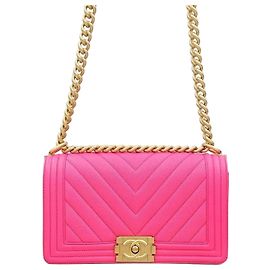 Chanel Borsa Boy in Caviar Chevron Rosa con Hardware Oro Media Nuova Interno Chip