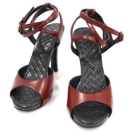 Bottega Veneta Sandali a punta aperta in pelle bordeaux con doppia fascia da donna