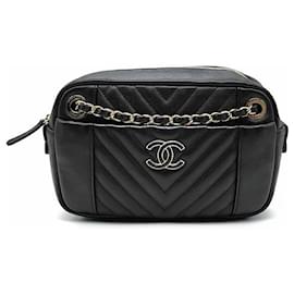 Chanel Bolsa de Câmera Chevron Chain