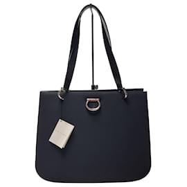 Céline Borsa a Spalla Gancini Nera