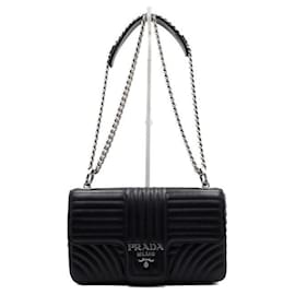 Prada Borsa a tracolla Diagram Black Medium con catena in metallo