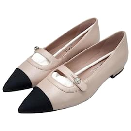 Chanel Chaussures plates Stiletto Two-Tone Pearl New