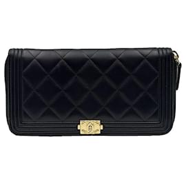 Langer Boy Geldbörse aus Lammleder in Navy - Chanel