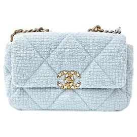 Chanel Bolso de solapa de tweed pequeño