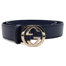 Ledergürtel mit goldfarbenem GG-Interlock-Metallverschluss - Gucci
