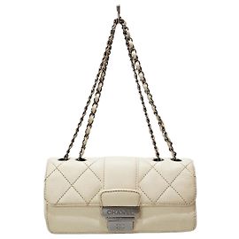 Chanel Borsa a tracolla vintage con catena