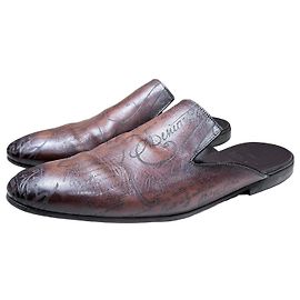 Berluti Mule in pelle veneziana con scritte Cyrus