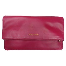 Saint Laurent Nuova Pouch YSL in pelle rossa con logo dorato Borsa Clutch con patta pieghevole