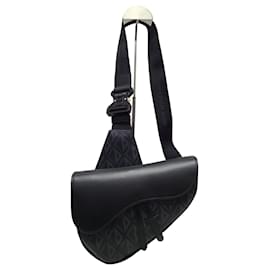 Dior Borsa Saddle in tela con diamanti CD nera