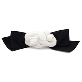 Chanel Fermaglio per capelli Camelia bianco vintage