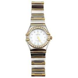 Omega Constellation Combi Damenuhr mit Quarzwerk, Perlmuttzifferblatt und Diamanten