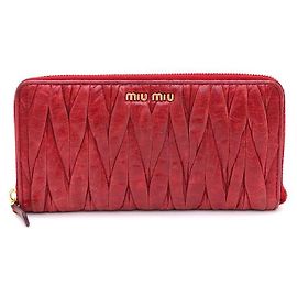 Miu Miu Langer Matelassé-Nappa-Leder-Geldbörse