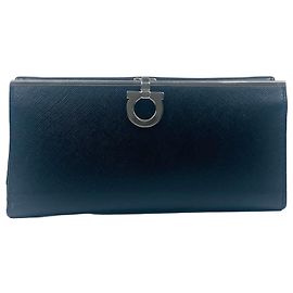 Salvatore Ferragamo Gancini Saffiano Damenlange Geldbörse Silber