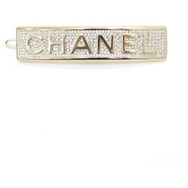 Haarspange mit Initialen und Kristall in quadratischer Form für die Saison - Chanel