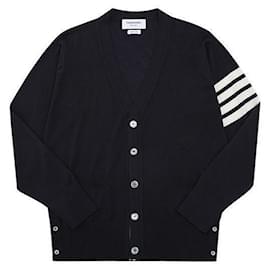 Nachhaltiger Merino-Woll-Cardigan für Herren, Bar Stripe stamp: - Thom Browne
