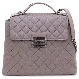 Chanel Borsa Tote e Borsa a Spalla con Patta e Logo Argentato