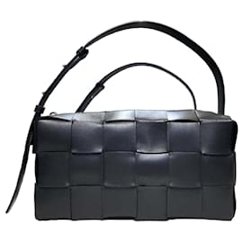 Bottega Veneta Borsa a tracolla Cassette Brick in pelle nera