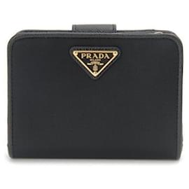 Prada Cartera Re-Nylon con sello