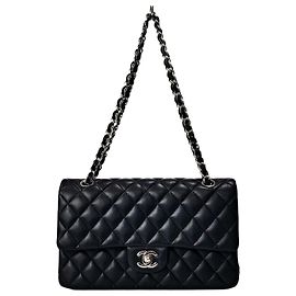 Chanel Serie in pelle di agnello classica media