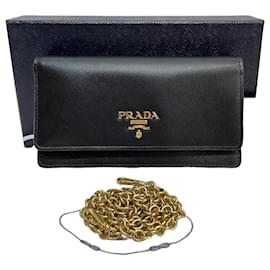Prada Borsa a tracolla portafoglio con catena dorata in pelle Saffiano