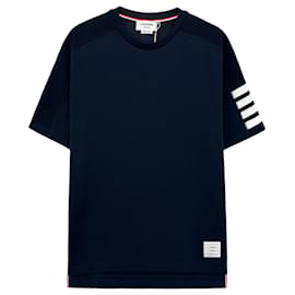 Thom Browne T-Shirt mit kurzen Ärmeln und diagonalem Armband