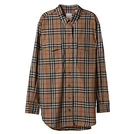 Burberry Camisa oversized de algodón elástico con estampado vintage
