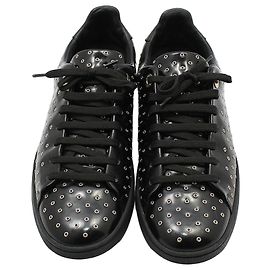 Louis Vuitton Sneakers in vernice nera con occhielli