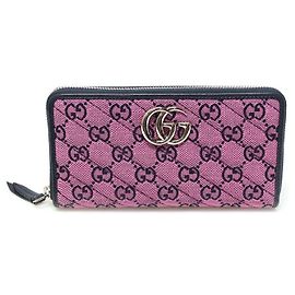Gucci Cartera larga con cremallera GG Marmont en lona GG acolchada diagonal multicolor rosa y azul