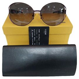 Fendi Gafas de sol para mujer con montura de cuerno y logotipo FF plateado