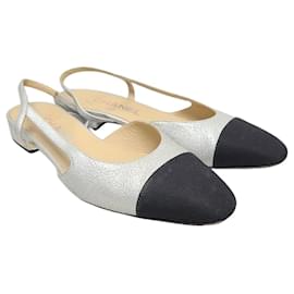 Décolleté slingback bicolore argento con tacco basso piatto - Chanel