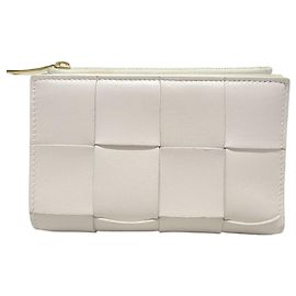 Bottega Veneta Tarjetero Cassette plegado chapado en oro blanco