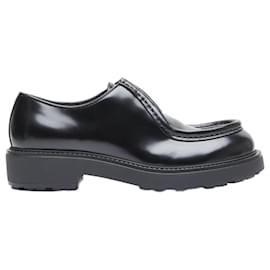 Chaussures à lacets en cuir brossé opaque - Prada