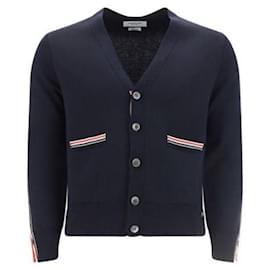 Cardigan aus Merinowolle mit Milano-Stich, RWB-Besatz und Intarsien an den Seiten - Thom Browne