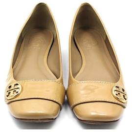 Chaussures plates en cuir verni marron et or - Tory Burch