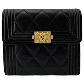 Chanel Portafoglio classico in pelle di agnello con logo dorato