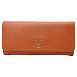 Cartera larga Saffiano naranja con logotipo metálico en tono dorado - Prada