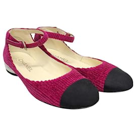 Chanel Ballerines Mary Jane en velours côtelé fuchsia