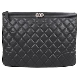 Chanel Clutch Caviar Boy Medium