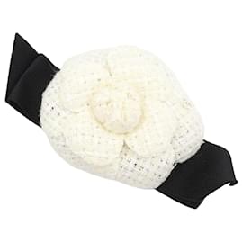 Chanel Spilla Camelia in Tweed Bianco da Donna