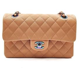Chanel Borsa a tracolla con patta piccola in caviar classico